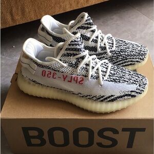 Yeezy Boost 350 V2